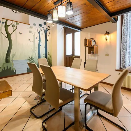 Emerald River Apartment *