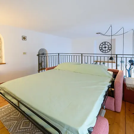 Emerald River Apartment *
